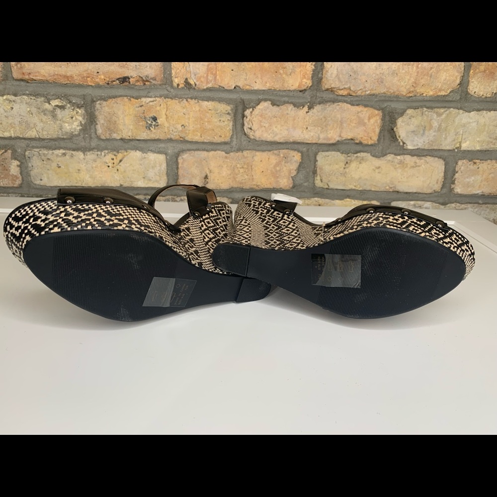 Shoedazzle ‘Malisa’ Wedge Sandal - Picture 5 of 7